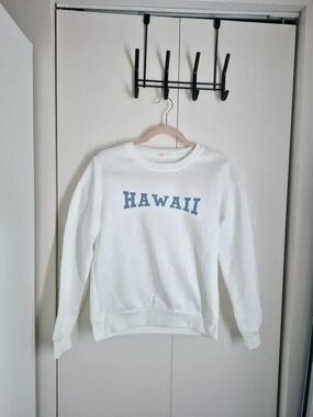 ROMWE White Crewneck Sweatshirt with Blue "HAWAII" Print